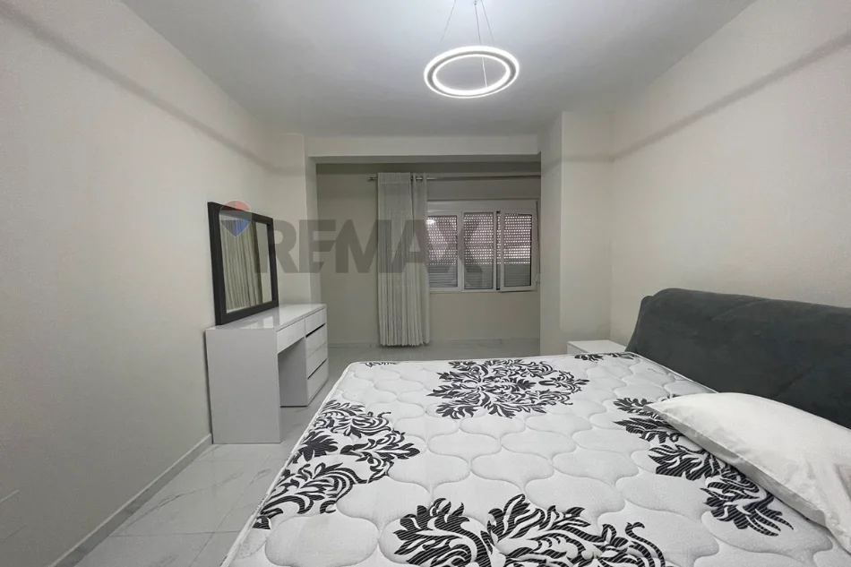 Tirane, jepet me qera apartament 1+1 , 70 m² 60.000 € (Rruga Mine Peza)