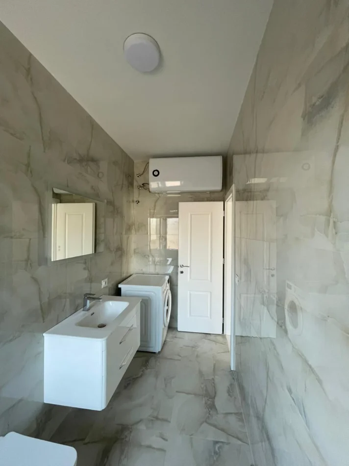 Tirane, jepet me qera apartament 1+1+Ballkon Kati 4, 60 m² 500 € 