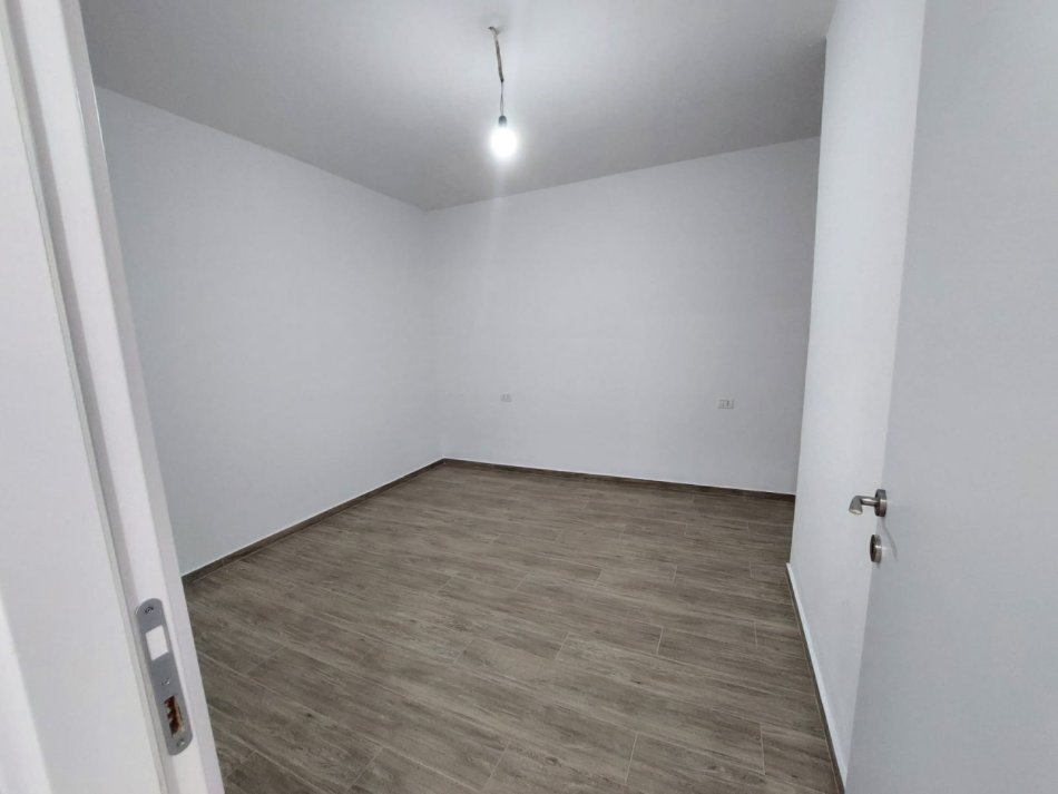 !SHITUR!Durres, shitet apartament 3+1+Ballkon Kati 4, 127 m² 106.000 € (Tek Ish URT, Durres)