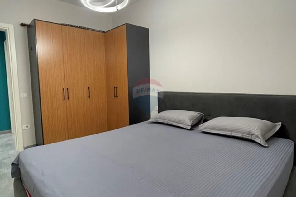 Tirane, jepet me qera apartament 1+1 Kati 6, 75 m² 80.000 € (Rruga e Kavajës)