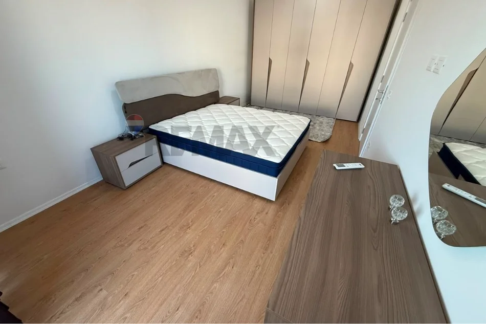 Tirane, jepet me qera apartament 1+1 Kati 9, 74 m² 65.000 € (Rruga Egnatia)