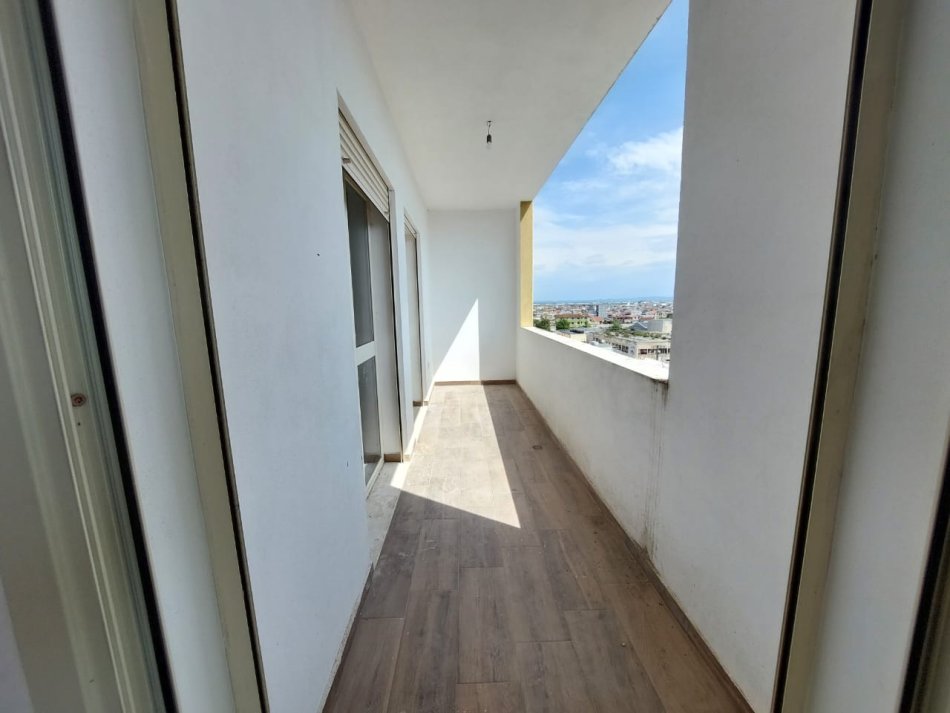 !!SHITUR!!Durres, shitet apartament 2+1+Ballkon, Kati 6, 99 m² 95,000 € (prane Spitalit Rajonal, Durres)