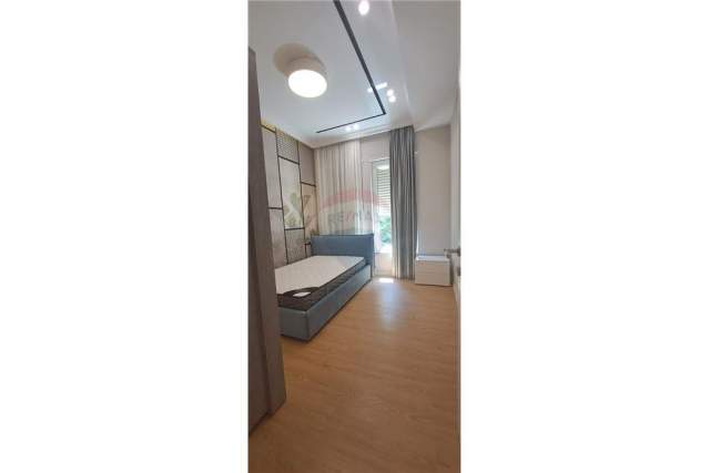 Tirane, jepet me qera apartament 2+1 Kati 2, 110 m² 1.200 Euro (Secret Garden Residence)