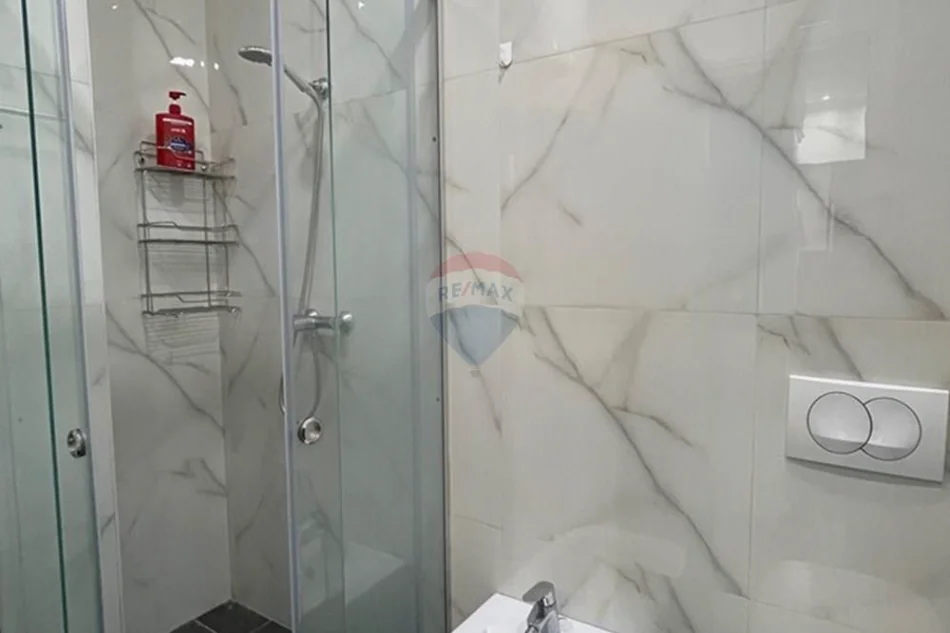 Tirane, jepet me qera apartament 1+1 Kati 6, 75 m² 80.000 € (Rruga e Kavajës)