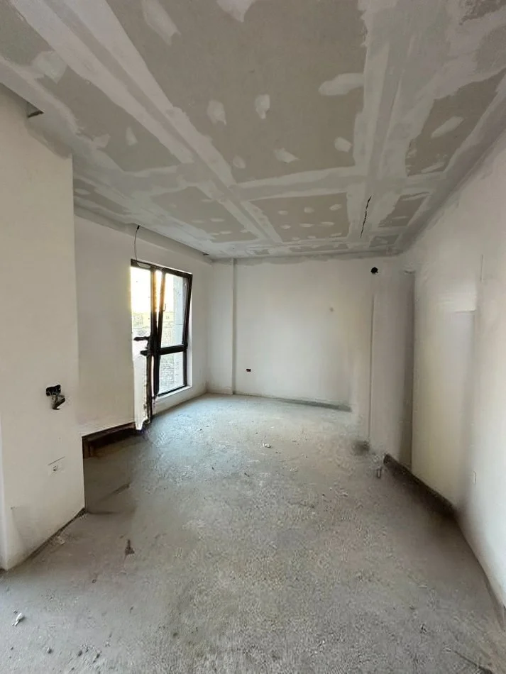 Tirane, jepet me qera zyre Kati 3, 70 m² 800 € (myslym shyr)