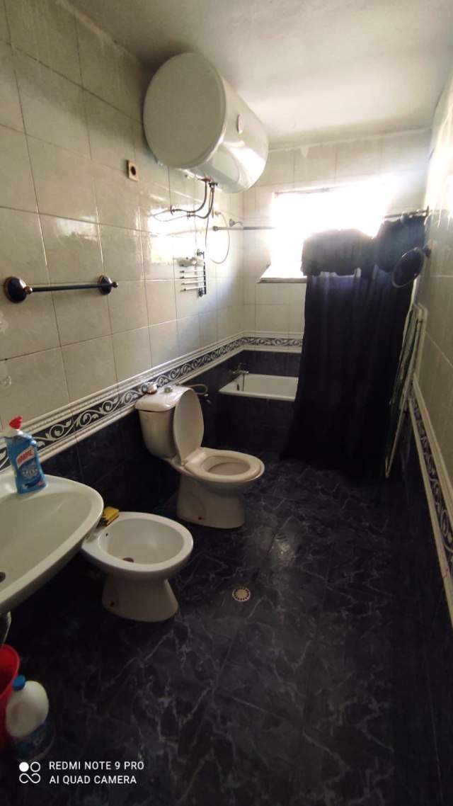 Tirane, jepet me qera apartament 1+1+A Kati 1, 50 m² 30.000 Leke (MUHAMET GJOLLESHA)