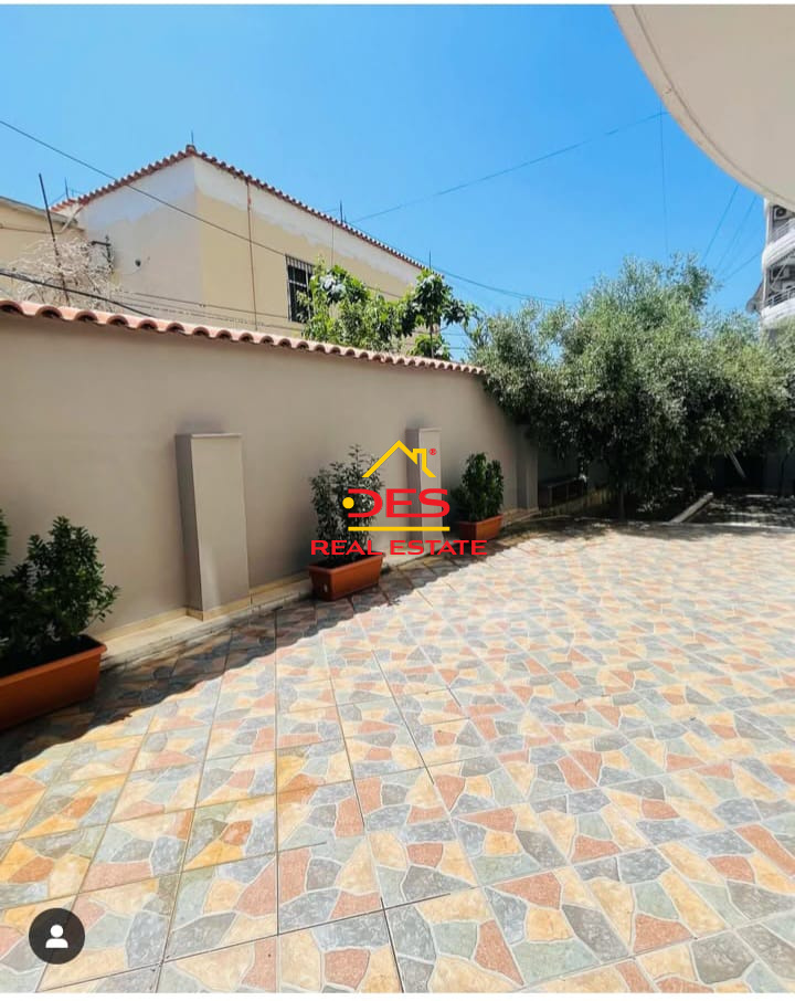 Vlore, jepet me qera shtepi 1+1+Ballkon Kati 0, 80 m² 280 € (Rruga Çamëria)