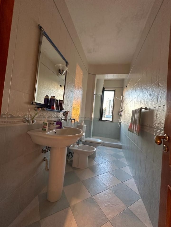 !!SHITUR!!Shitet Apartament 3+1 Shkolles Jan Kukuzeli, Durres