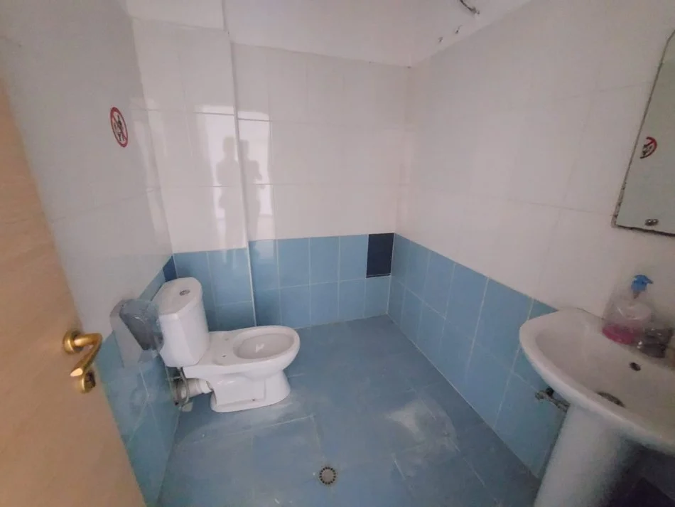 !DHENE! Durres, jepet me qera ambjent biznesi Kati 1, 170 m² 750 € (rr Mujo Ulqinaku, Durres)