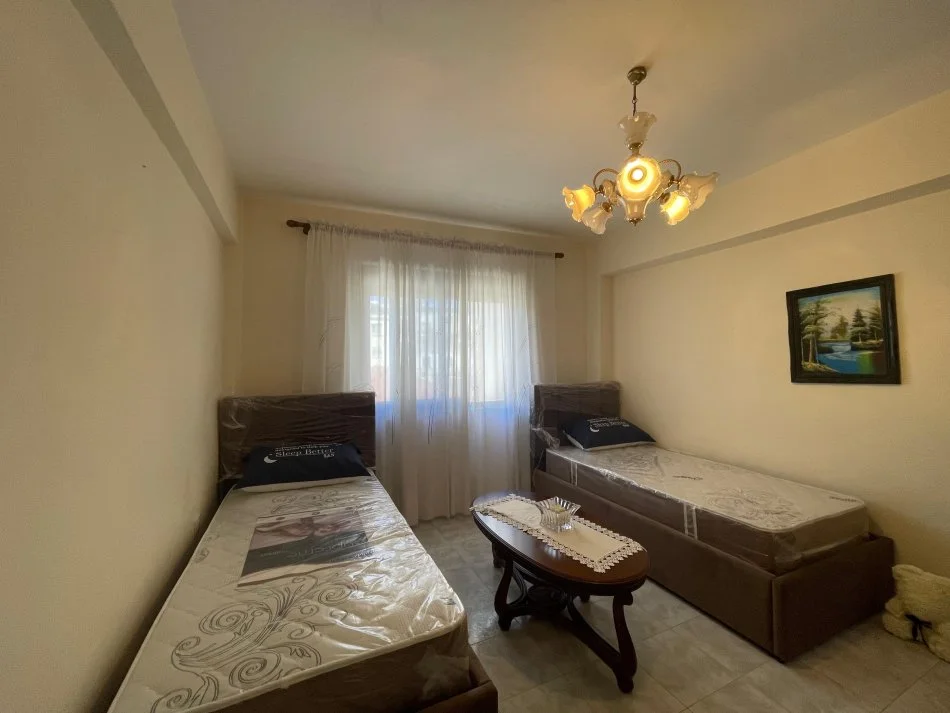 !DHENE!Durres, jap me qera apartament 2+1 Kati 4, 79 m² 400 € (Rruga e Portit, Durres)