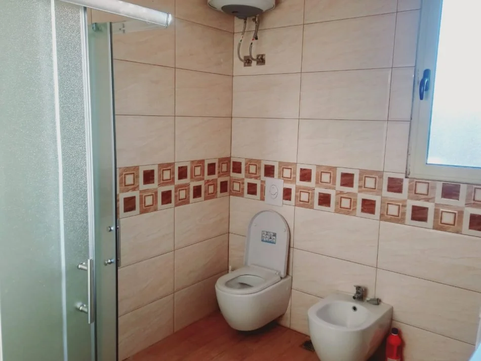 !!!DHENE!!!Durres, jap me qera apartament 1+1 Kati 3, 62 m² 320 € (Prane Shkolles Italiane, Vollga, Durres)