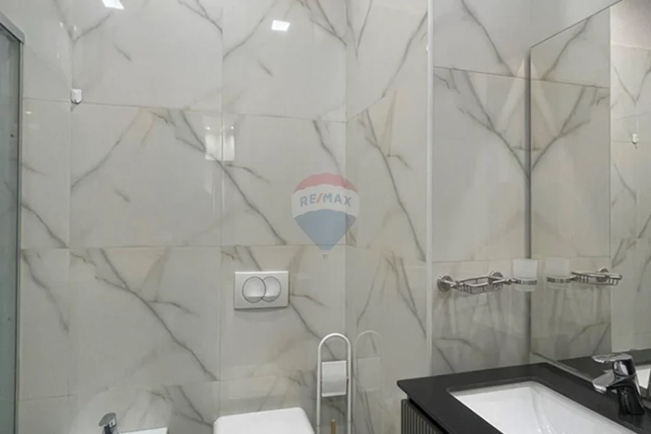 Tirane, jepet me qera apartament 1+1 Kati 6, 75 m² 80.000 € (Rruga e Kavajës)