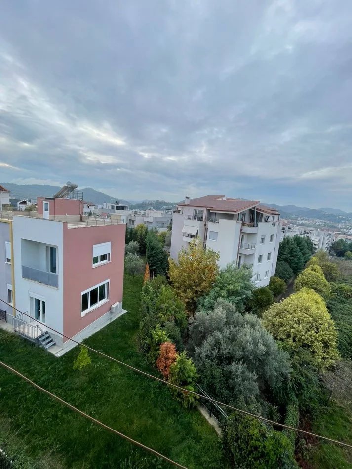 Tirane, jepet me qera shtepi 2 Katshe Kati 2, 300 m² 2.000 € (Rruga e vilave)