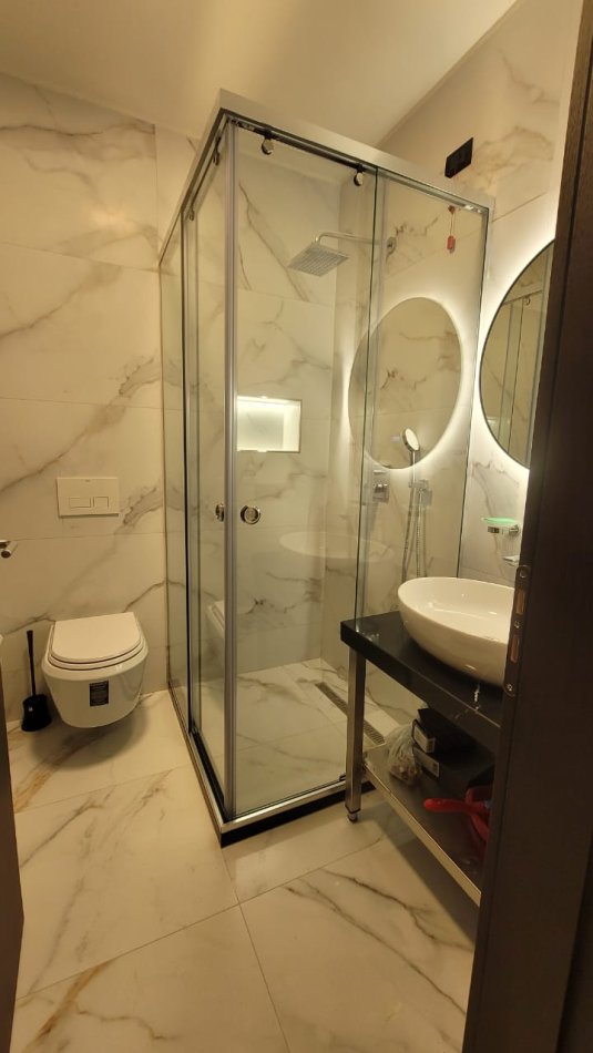!!!DHENE!!!Durres, jepet me qera apartament 1+1 Kati 2, 65 m² 450 € (Prane Gjykates se Rrethit, Durres.)