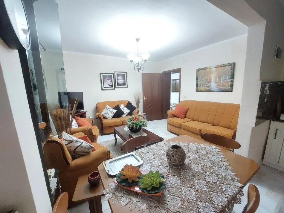 !DHENE! Jepet me qera apartament 2+1 ne Rrugen Mujo Ulqinaku, Durres