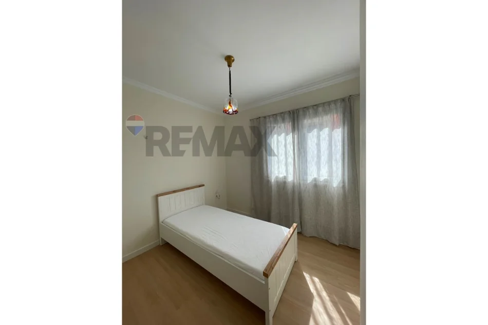 Tirane, jepet me qera apartament 2+1 Kati 2, 600 € (Rruga e Zallit)