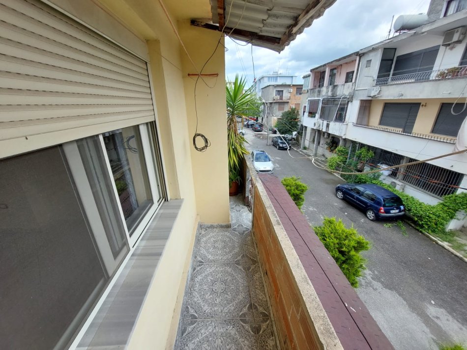 !!SHITUR!!Durres, shitet apartament 2+1+Ballkon Kati 2, 76 m² 67.000 € (Prane Stadiumit, Durres)