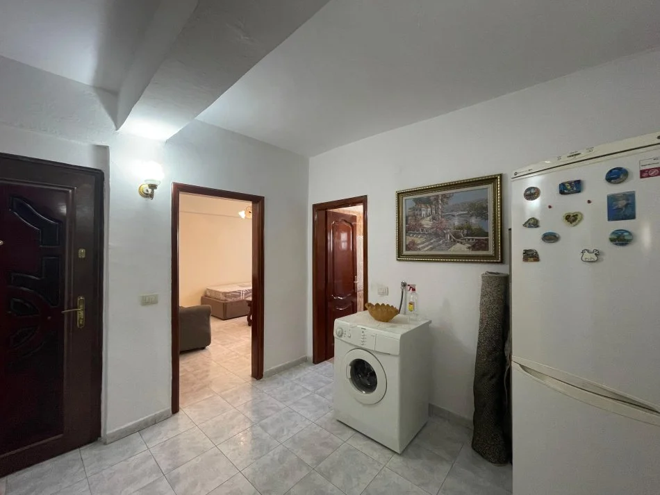!DHENE!Durres, jap me qera apartament 2+1 Kati 4, 79 m² 400 € (Rruga e Portit, Durres)