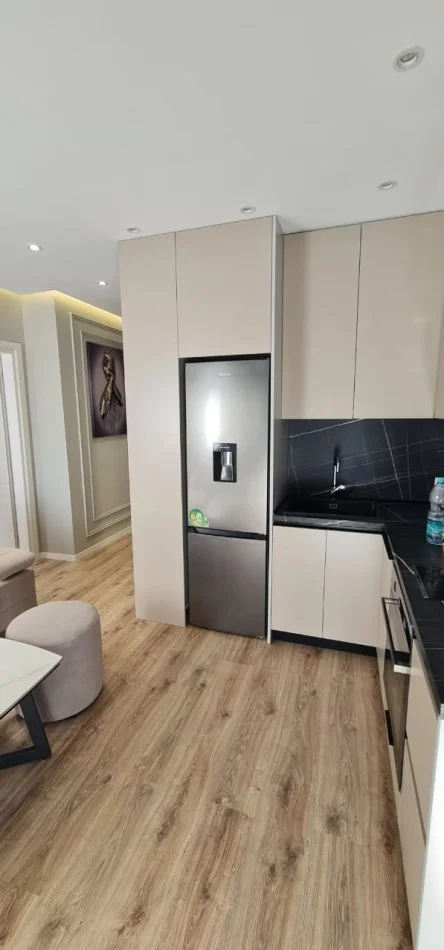 Tirane, jepet me qera apartament 1+1 Kati 5, 65 m² 550 € 