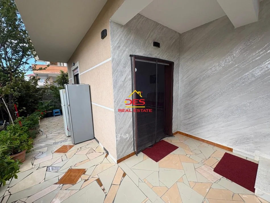 Vlore, jepet me qera Vile 2+1+Ballkon Kati 0, 110 m² 350 € (Rruga Sokrat Leka)