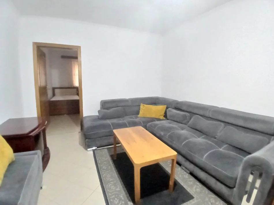 Tirane, jepet me qera apartament 2+1 Kati 1, 96 m² 450 € (BKT tek Rruga e Elbasanit)