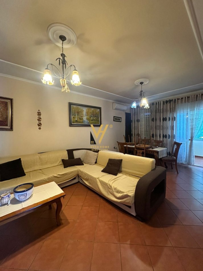 Tirane, shitet apartament 2+1+Ballkon Kati 4, 117 m² 215.000 € (NISHARAKU)