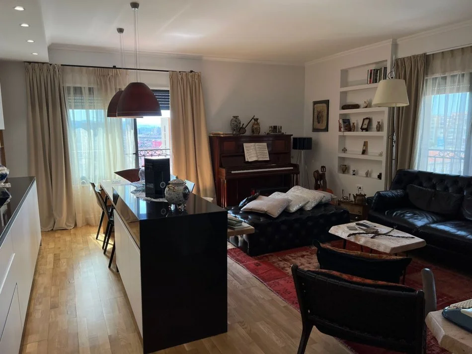 Apartament 2+1+2 me qira tek Bulevardi Zogu i 1, Rruga Dervish Hatixhe.