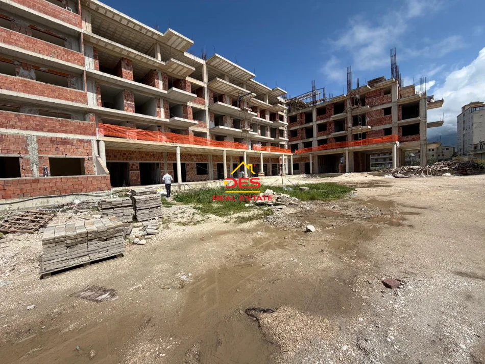 Vlore, shitet apartament 2+1+Ballkon , 94 m² (Orikum)