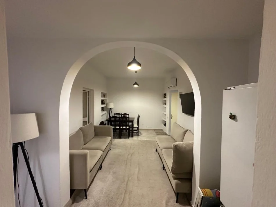 Tirane, jepet me qera apartament 2+1 Kati 2, 90 m² 600 € (Rruga e Elbasanit)
