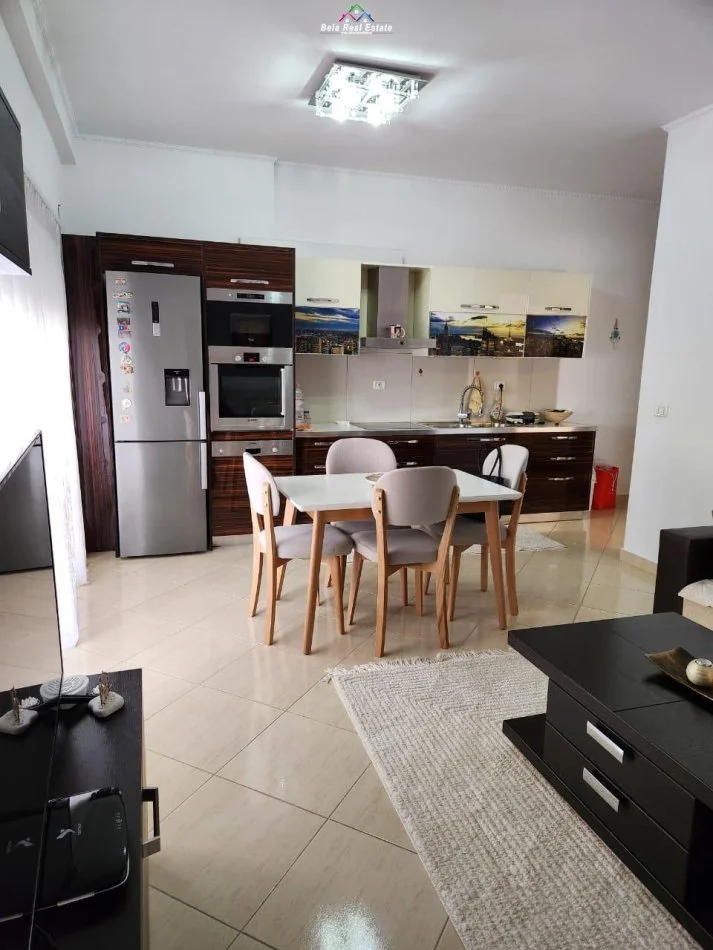 Tirane, jepet me qera apartament 1+1+Ballkon, Kati 3, 70 m² 350 € (Fresk)