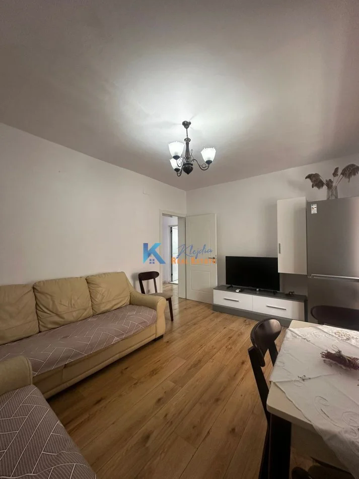 Tirane, shitet apartament 2+1+Ballkon Kati 2, 73 m² 155.000 € (Rruga Mine Peza)