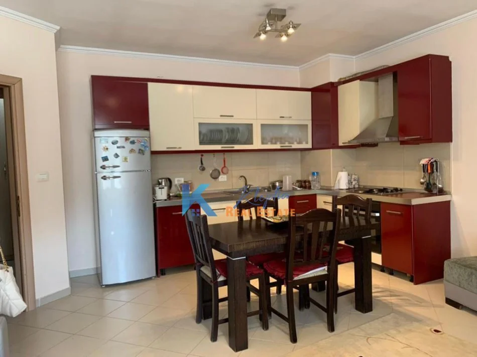 Tirane, shes apartament 2+1+Ballkon Kati 6, 98 m² 125.000 € (Yzberish)