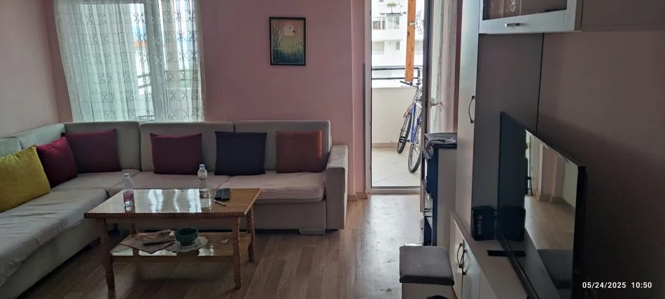Pogradec, Shitet apartament 2+1+Ballkon Kati 6 i parafundit me ashensor me Hipotekë 82 m² 10.500.000 Lekë të reja Rr. Sul Starovari Mob. +355673651512