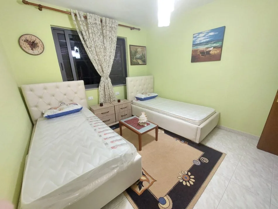 !DHENE! Jepet me qera apartament 2+1 ne Rrugen Mujo Ulqinaku, Durres