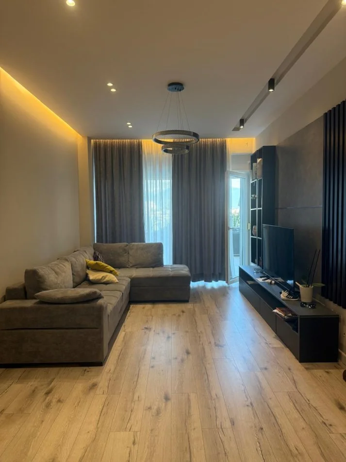 Tirane, shitet apartament duplex 3 Katshe , 241 m² 350.000 € (Rezidenca Kodra e Diellit)