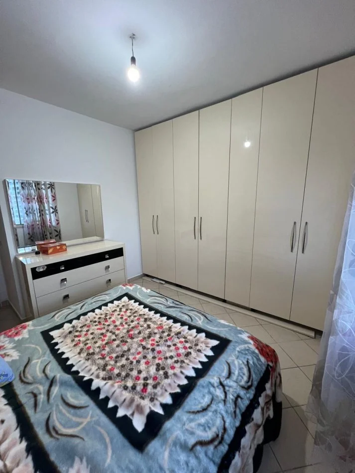 Durres, jepet me qera apartament 2+1+Ballkon Kati 8, 80 m² 300 € 