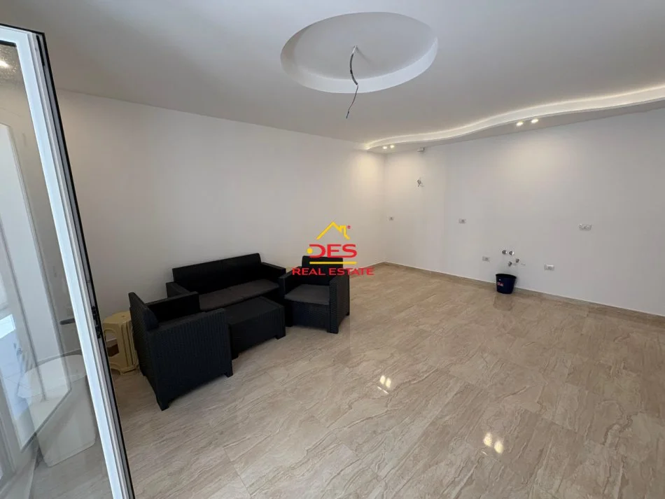 Vlore, shitet apartament 2+1+Ballkon Kati 5, 110 m² (Rruga Murat Tërbaci)