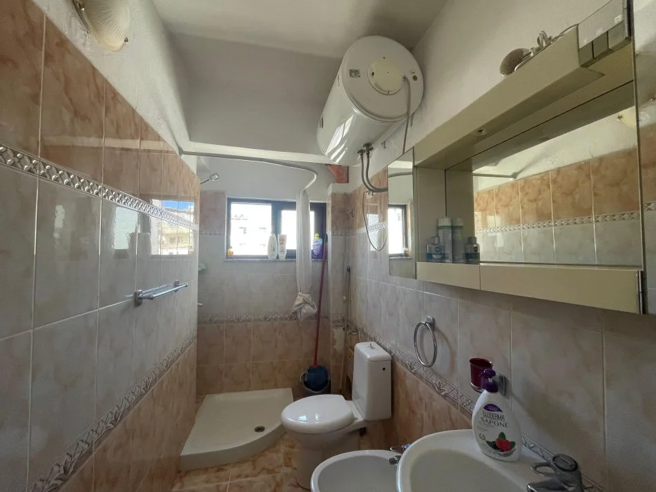 !DHENE!Durres, jap me qera apartament 2+1 Kati 4, 79 m² 400 € (Rruga e Portit, Durres)