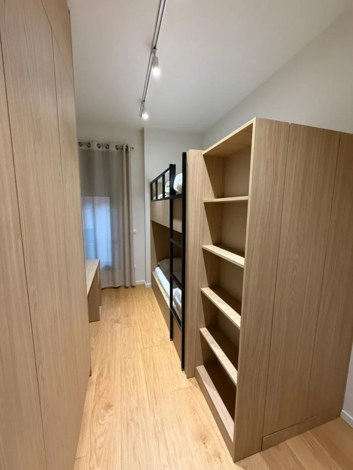 Tirane, jepet me qera apartament 2+1 Kati 3, 97 m² 1.200 € 