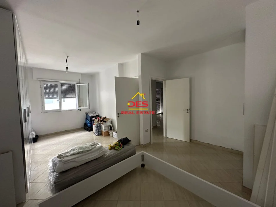 Vlore, shitet apartament 1+1+Ballkon Kati 7, 74 m² (Rruga Murat Tèrbaçi)