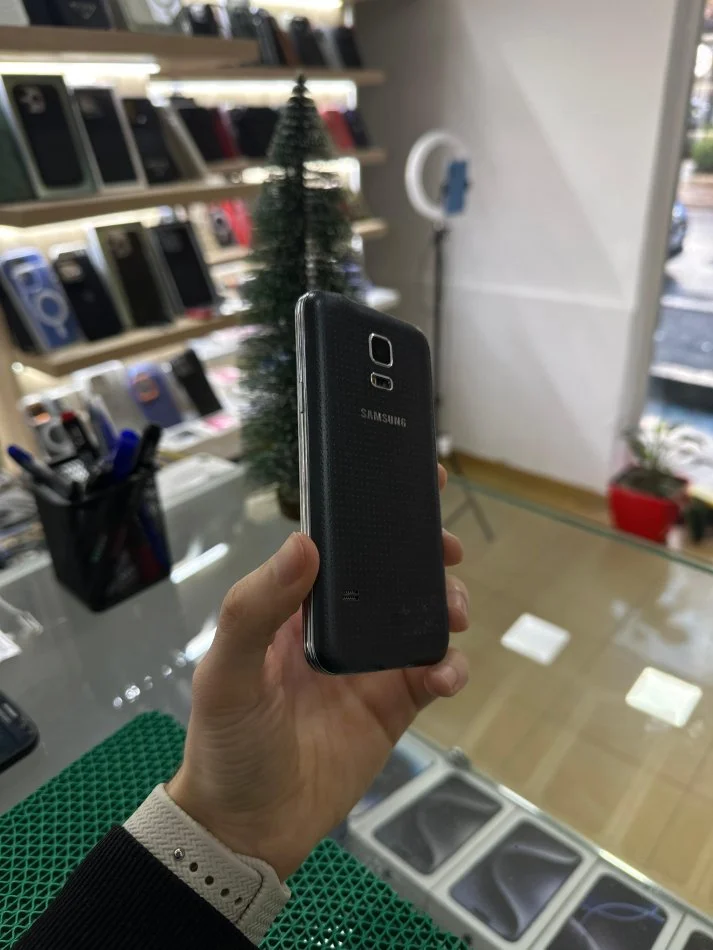 Tirane, shes Celular-Smartphone SAMSUNG S5 MINI