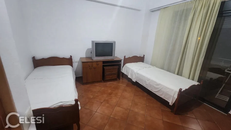 Tirane, jepet me qera apartament 2+1+Ballkon Kati 1, 97 m² 600 € (Rruga Irfan Tomini)