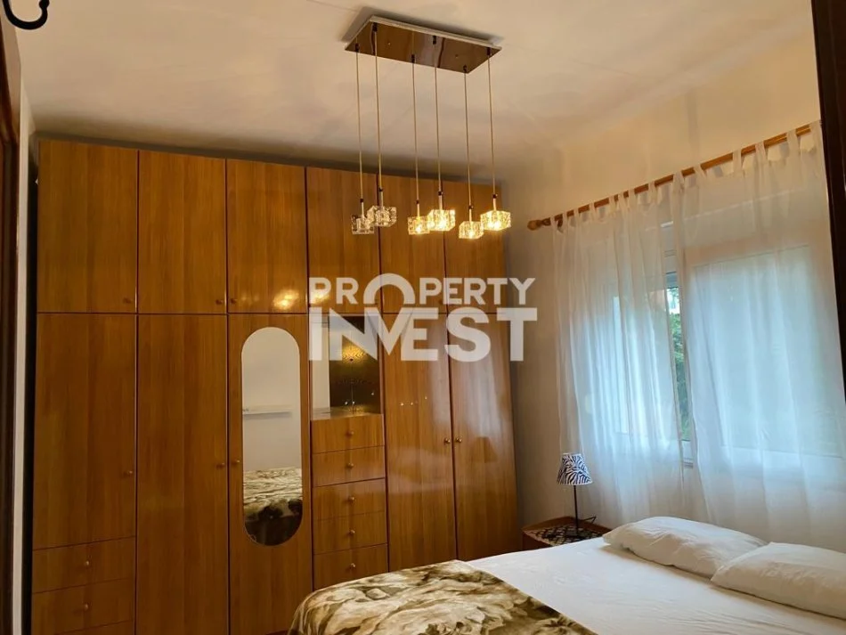 Tirane, jepet me qera Dublex , 150 m² 800 € (FROSINA PLAKU)