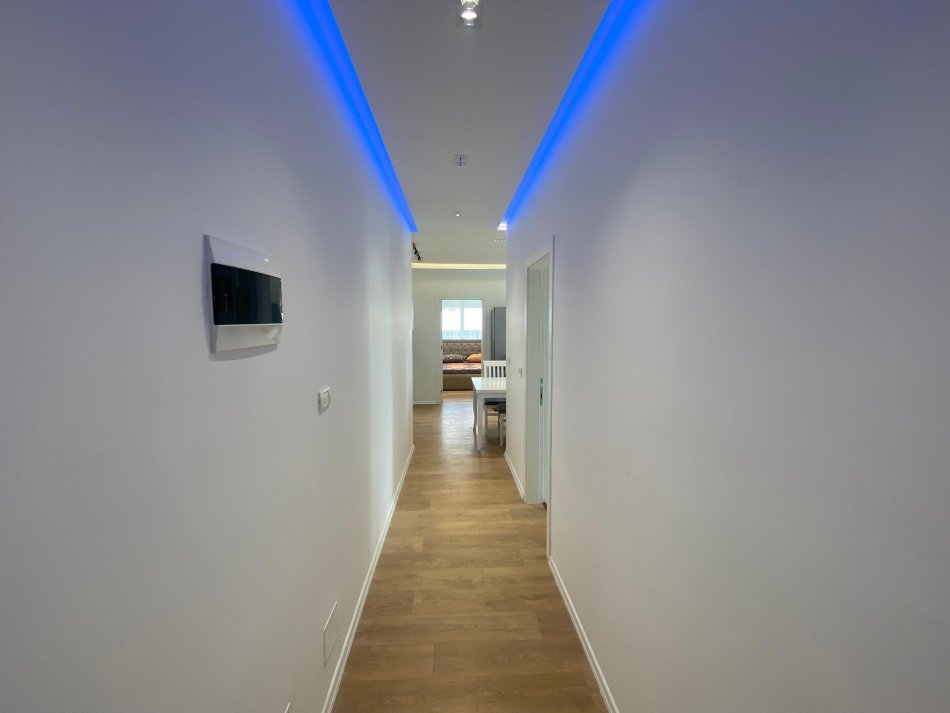 Tirane, jepet me qera apartament 2+1 Kati 1, 80 m² 600 € (selite)