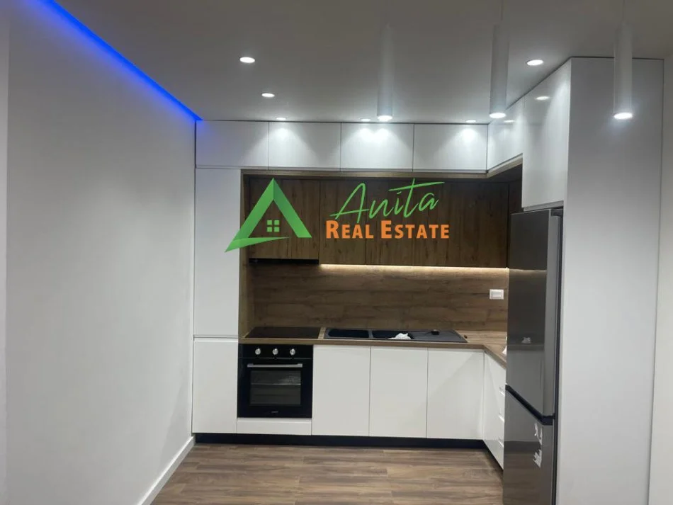 Tirane, jepet me qera apartament 2+1 , 80 m² 600 € (Rruga 5 Maji)i pa banuar me pare