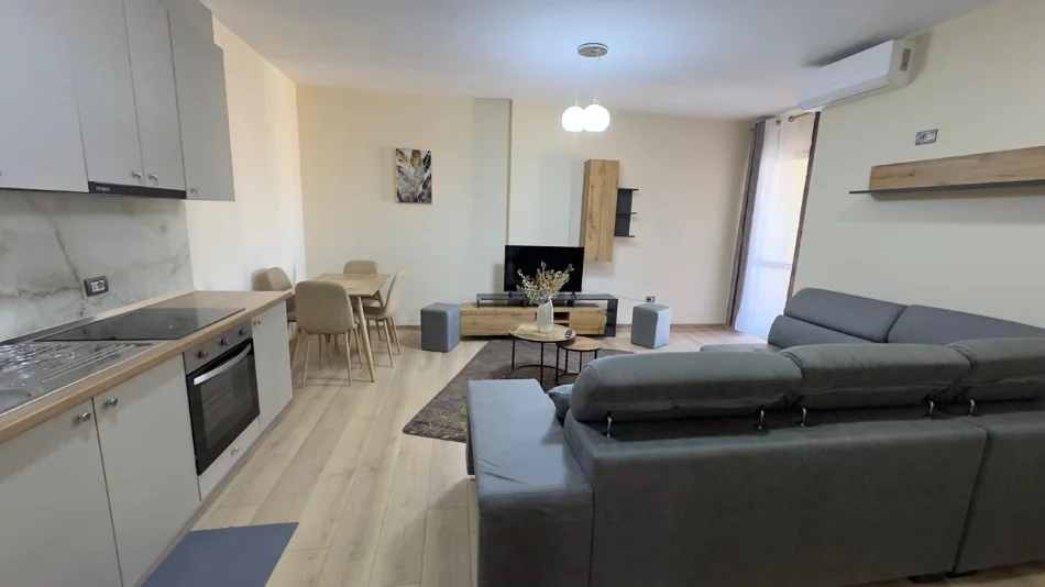 Tirane, jepet me qera apartament 1+1 Kati 5, 65 m² 600 € (Globe)
