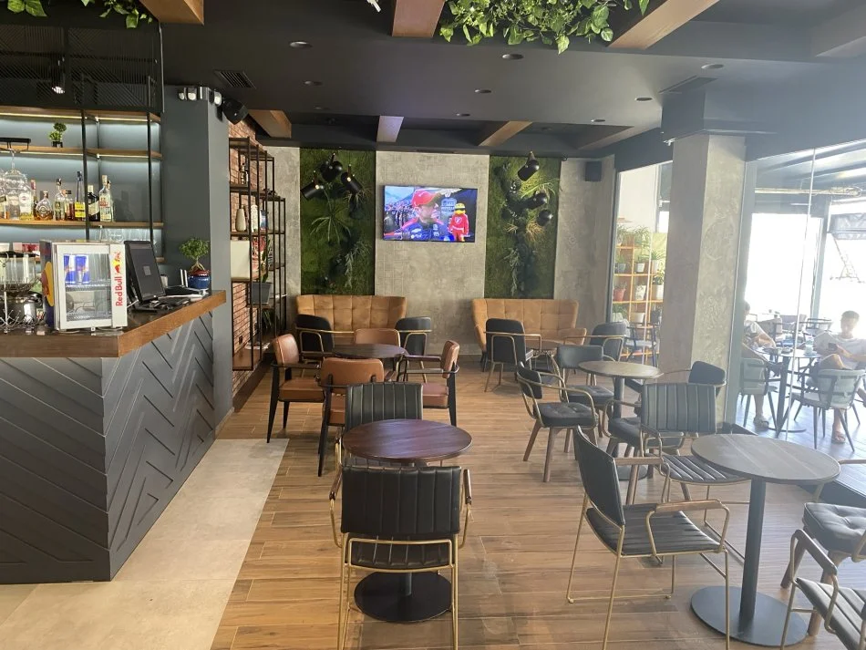 Tirane, jepet me qera bar-kafe Kati 0, 210 m² 650 € (Muhamet Deliu)