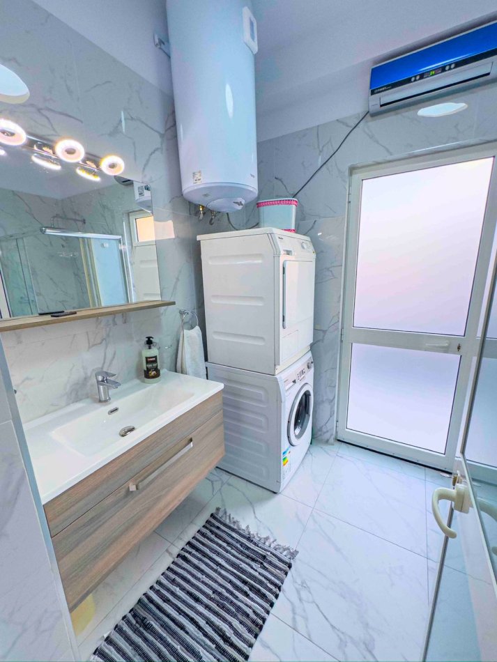 Tirane, jepet me qera apartament 2 Katshe Kati 0, 170 m² 1.100 € (Vilat Gjermane)