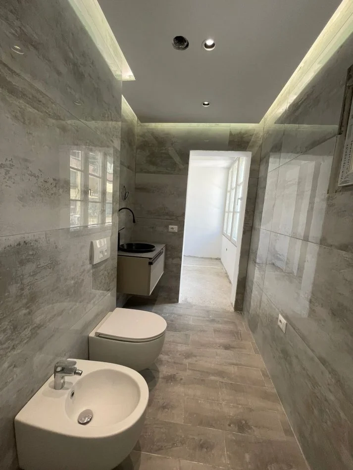 Tirane, shitet apartament 3+1+Ballkon Kati 2, 145.000 m² 203.000 € (shkolla baletit)