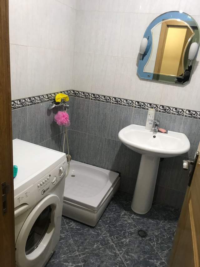Tirane, jepet me qera apartament 1+1+BLK Kati 6, 60 m² 400 Euro (Myslym Shyri)
